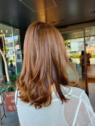 セミロング 髪質改善/白髪ぼかし レイヤーカットemiのヘアスタイル