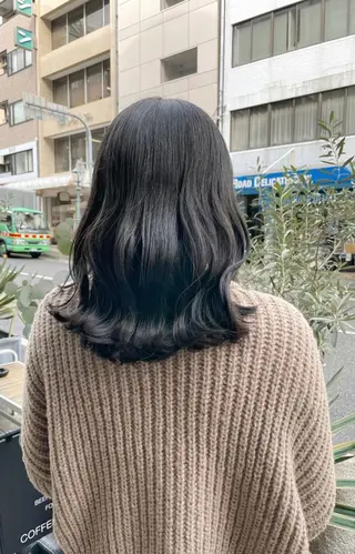セミロング KAI RIKAのヘアスタイル