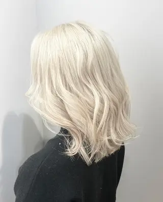 ミディアム カラー 谷 なづきのヘアスタイル