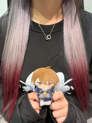 セミロング カラー インナーカラー 推し ブリーチ 髪質改善のヘアスタイル