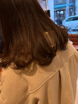 ミディアム 乕谷 美潮のヘアスタイル