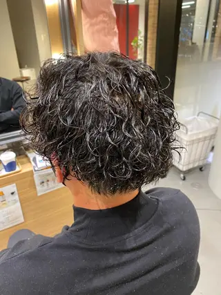 ショート パーマ メンズ unopulir 景山 凌のヘアスタイル