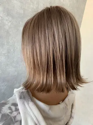 ショート カラー LUXBE LUCEのヘアスタイル