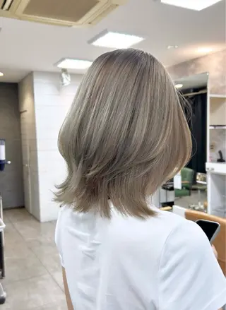 ミディアム レイヤー/艶髪カラー 森本くるみのヘアスタイル