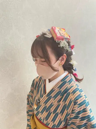 セミロング ヘアアレンジ デザインカラー✨新倉 佑奈のヘアスタイル