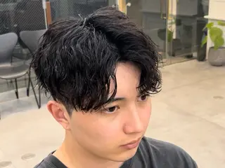 パーマ メンズ フェザーパーマメンズ ピンパーマ京都駅前のヘアスタイル
