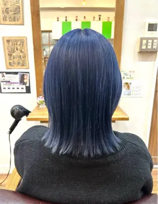 ミディアム カラー コイエ カレンのヘアスタイル