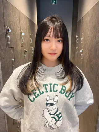 ロング 前嶋 愛友のヘアスタイル