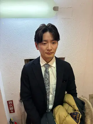 パーマ メンズ ワガ カズマのヘアスタイル