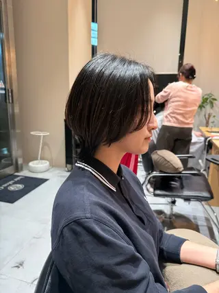 ショート ミオ💎ショート 透ける暗髪のヘアスタイル