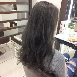 ロング カラー 大平 美沙のヘアスタイル