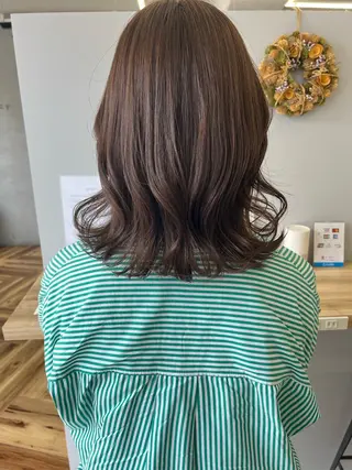 ミディアム 檜谷 晴　顔周りカットのヘアスタイル
