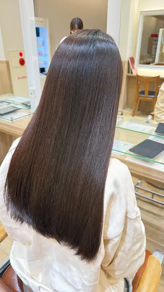 ロング 緑川 莉緒のヘアスタイル