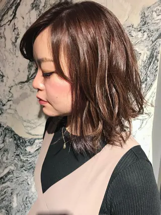 ミディアム カラー 藤井 さと実のヘアスタイル