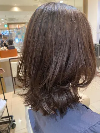 セミロング 似合う髪型見つけます AYAKAのヘアスタイル