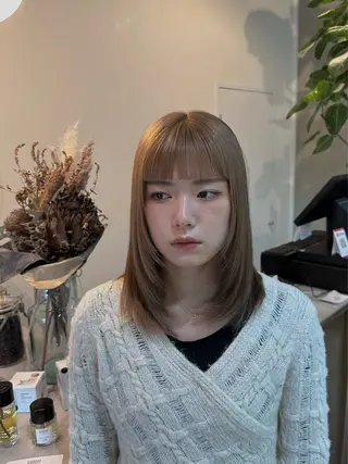 ミディアム Shiro RENのヘアスタイル