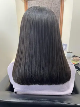 ミディアム スタッフ1 アシスタントのヘアスタイル