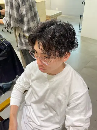 ショート パーマ メンズ マエダ リョウのヘアスタイル