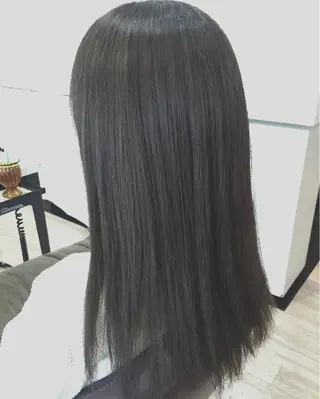 ロング カラー 菅井 敏樹のヘアスタイル