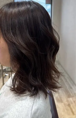 ミディアム 北川 栞菜のヘアスタイル