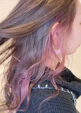 セミロング タカツド ユウキのヘアスタイル