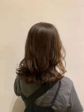 セミロング 小西 美帆のヘアスタイル