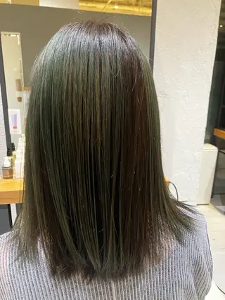 カラー 艶ストレート 口石 ひかるのヘアスタイル