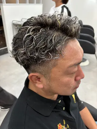 カラー パーマ メンズ 土屋 竣奨のヘアスタイル