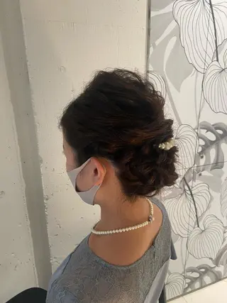 ミディアム ヘアアレンジ カジュアルを女っぽく 𝗮𝘆𝗮𝗰𝗼のヘアスタイル