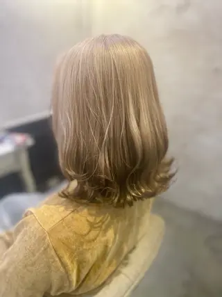 ミディアム カラー 三浦 みのりのヘアスタイル