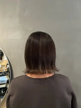 ミディアム カラー 都築 菜美のヘアスタイル