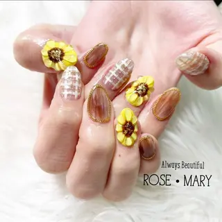ネイル ROSE・ MARY 鈴木のネイルデザイン
