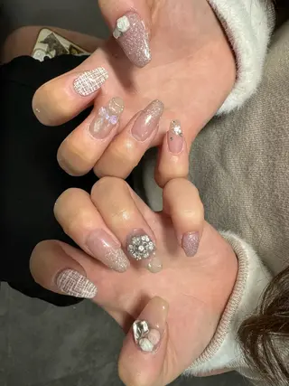 ネイル LAVISH 大和店 emi・:*+のネイルデザイン