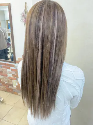ロング 艶々の美爪を〜 【リリアーナ】のネイルデザイン