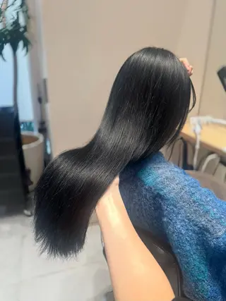ロング カラー ミオ💎ショート 透ける暗髪のヘアスタイル