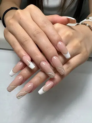ネイル PEEKABOO京橋 HINA1級保持✨のネイルデザイン
