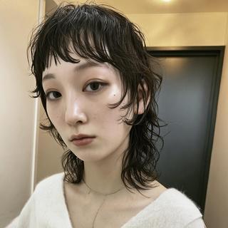 ミディアム パーマ ハイトーン/表参道 ミウのヘアスタイル