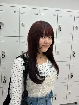 ロング カラー 抜け感レイヤー︴ ニュアンスカラーのヘアスタイル