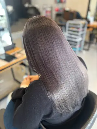 ロング 浅原 恵樹のヘアスタイル