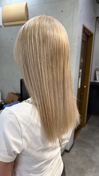 ミディアム REVE 美容室のヘアスタイル