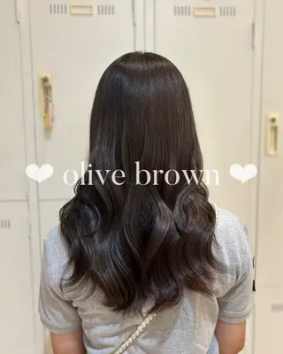 ロング カラー 𝐲𝐮𝐮𝐦𝐢 エクステ/ 艶カラーのヘアスタイル