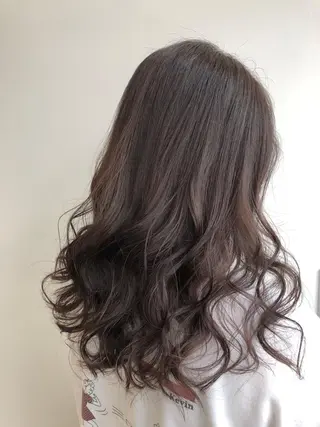 セミロング カラー 【透明感、艶髪】西村 有司のヘアスタイル