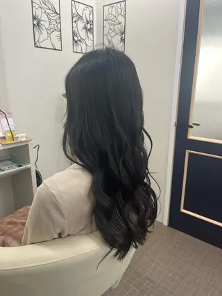 ロング フジワラ ヤスのヘアスタイル