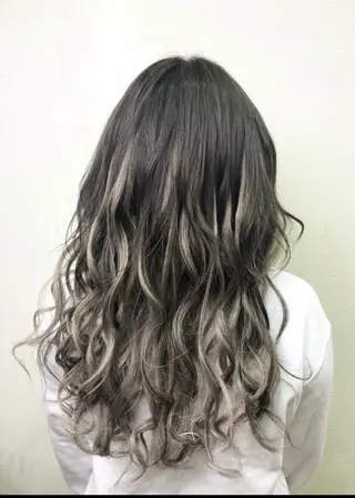 カラー 最高級エクステ /羽エクステ白石宇由のヘアスタイル