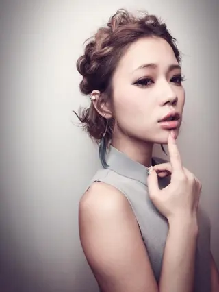 ミディアム カラー ヘアアレンジ 岩崎 克秀のヘアスタイル