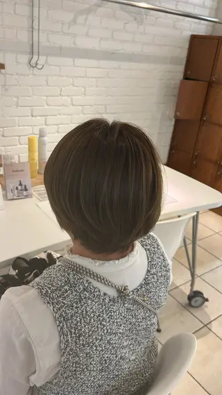 ショート カラー なかしま しおん🫧🩵のヘアスタイル