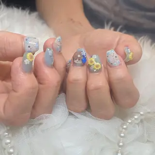 ネイル Blue daisy RIN🎀のネイルデザイン