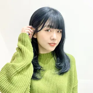 セミロング カラー 🩵ブリーチカラー MIORI🩵のヘアスタイル