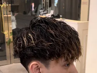 パーマ メンズ フェザーパーマメンズ ピンパーマ京都駅前のヘアスタイル