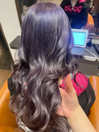 ロング カラー 小泉 ゆあのヘアスタイル